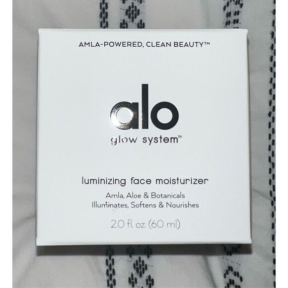 Alo Glow System - LUMINIZING FACE MOISTURIZER - Picture 2 of 5